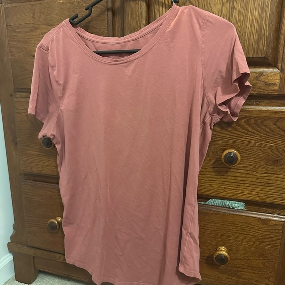 Lululemon basic tees only - Picture 5 of 8
